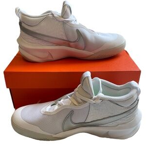 Nike Team Hustle D10 Basketball Shoe Sneakers